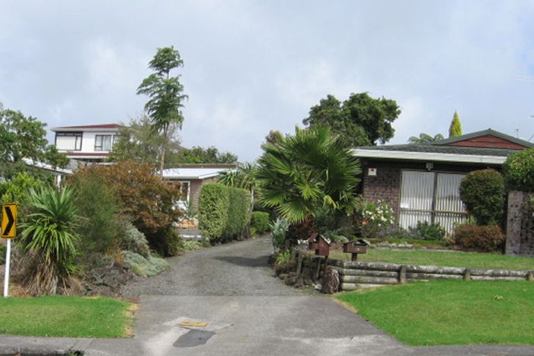 Photo of property in 2/101 Colwill Road, Massey, Auckland, 0614