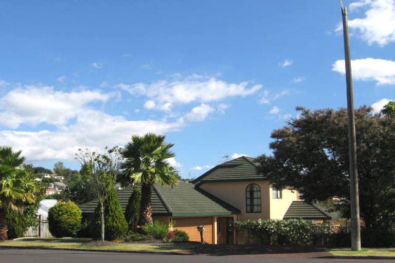 Photo of property in 85 Caribbean Drive, Unsworth Heights, Auckland, 0632