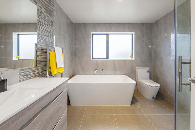 Photo of property in 1/32a Alfriston Road, Manurewa East, Auckland, 2102