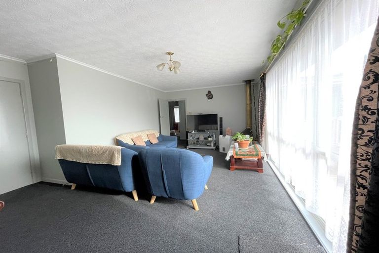 Photo of property in 10 Hinau Street, New Lynn, Auckland, 0600