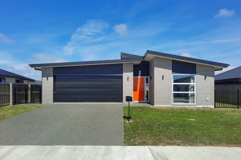 Photo of property in 14 Grimwood Street, Woodend, 7610