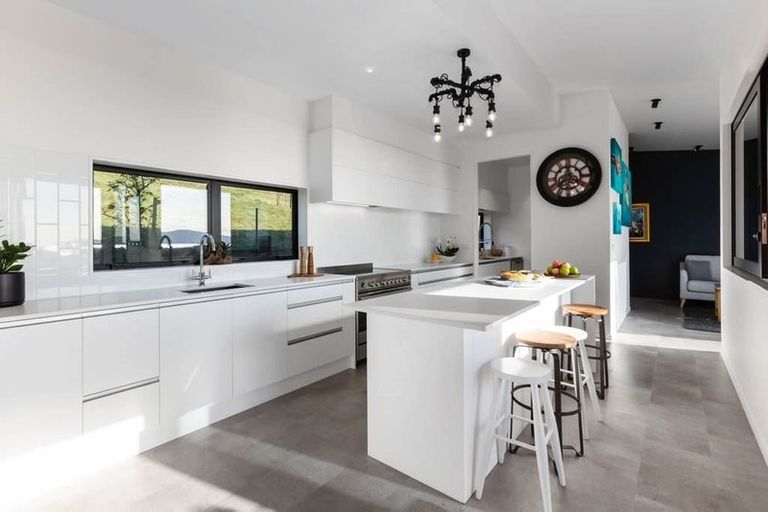 Photo of property in 221 Huia Street, Waikanae, 5391