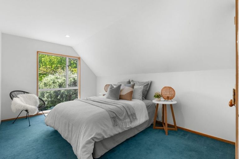 Photo of property in 11 Brockhall Lane, Avonhead, Christchurch, 8042