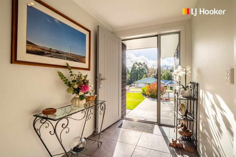 Photo of property in 38 Grandvista Drive, Green Island, Dunedin, 9018