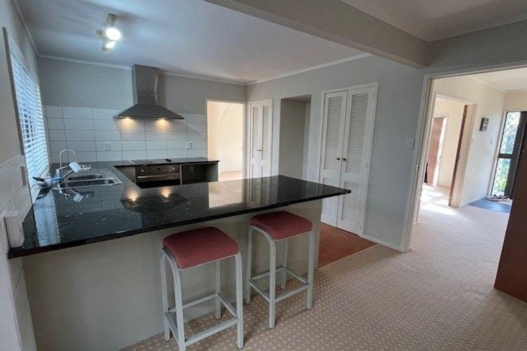 Photo of property in 1 Kincraig Place, Highland Park, Auckland, 2010