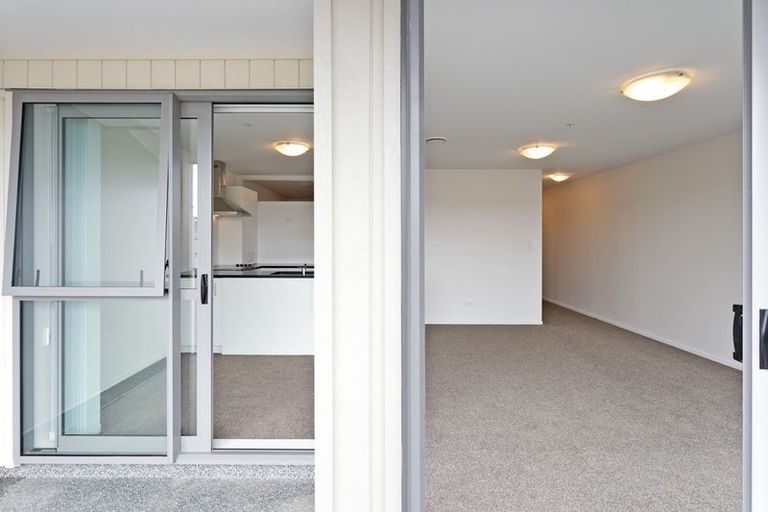 Photo of property in 11/26 Railway Street West, Papakura, 2110