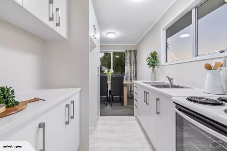 Photo of property in 1/76a Mckenzie Road, Mangere Bridge, Auckland, 2022