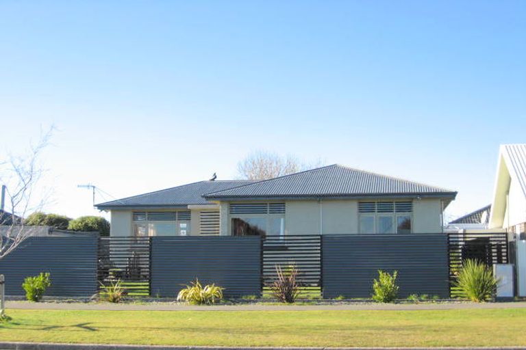 Photo of property in 77 Salford Street, Windsor, Invercargill, 9810