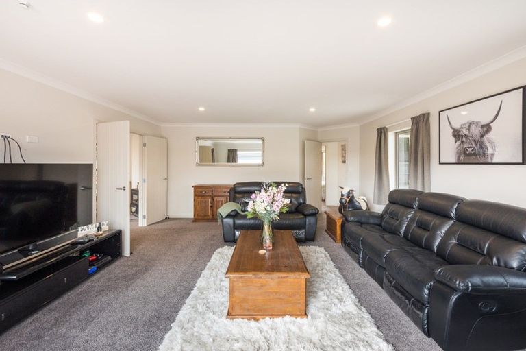 Photo of property in 27 Oak Crescent, Ashhurst, 4810