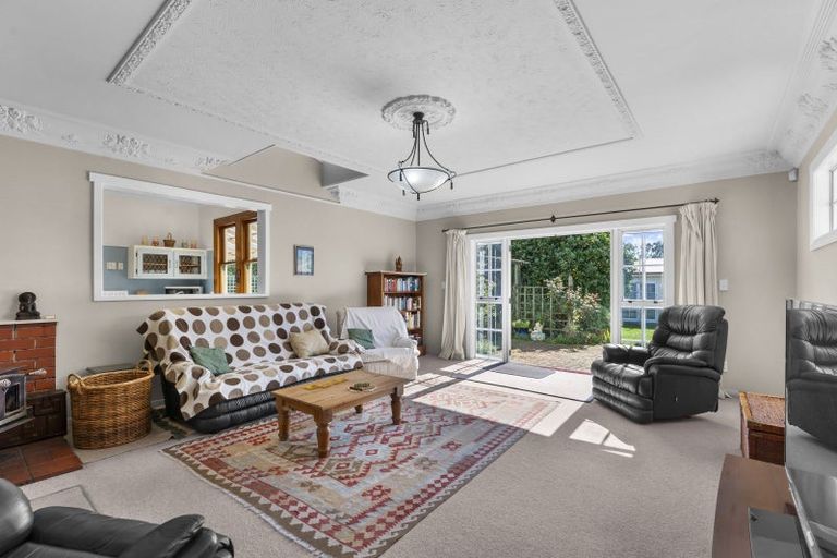 Photo of property in 190 Regent Street, Martinborough, 5711