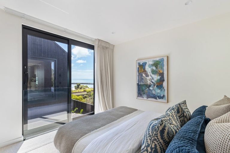 Photo of property in 10a Whiteley Street, Moturoa, New Plymouth, 4310