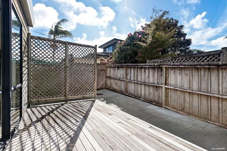 Photo of property in 16a Wilisa Rise, Goodwood Heights, Auckland, 2105
