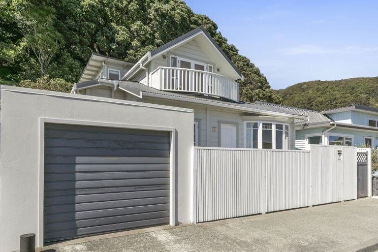 Photo of property in 69 Muritai Road, Eastbourne, Lower Hutt, 5013