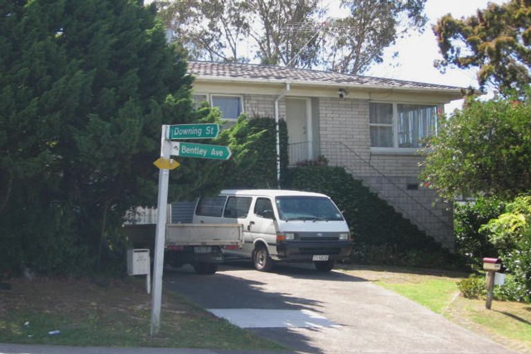 Photo of property in 1/38 Bentley Avenue, Glenfield, Auckland, 0629