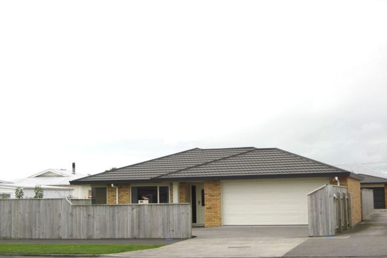 Photo of property in 1/213 Coronation Avenue, Welbourn, New Plymouth, 4310