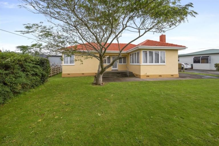 Photo of property in 47 Burns Street, Hawera, 4610
