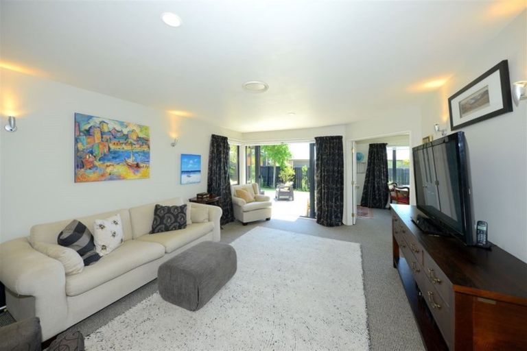 Photo of property in 6 Hamlet Lane, Heathcote Valley, Christchurch, 8022