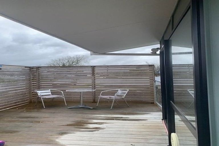 Photo of property in 27 Hinemoa Street, Levin, 5510