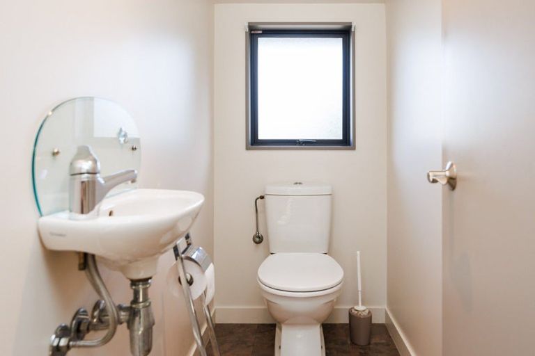 Photo of property in 45 Waicola Drive, Fitzherbert, Palmerston North, 4471