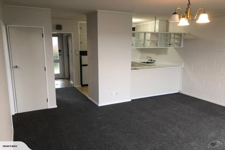 Photo of property in 26 Duchess Place, Maupuia, Wellington, 6022