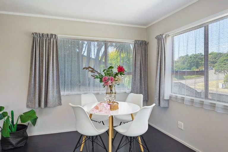 Photo of property in 18 Hicks Crescent, Waikanae Beach, Waikanae, 5036