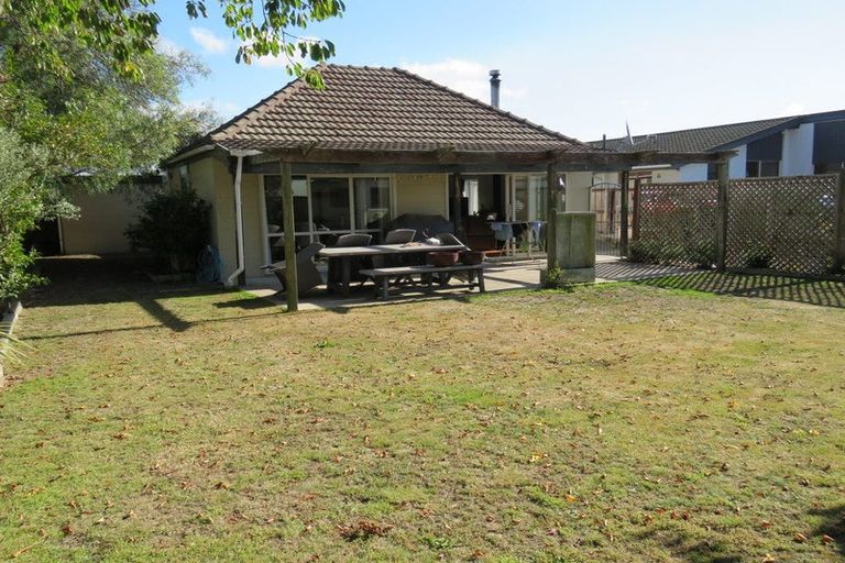 Photo of property in 12 Heathglen Avenue, Parklands, Christchurch, 8083