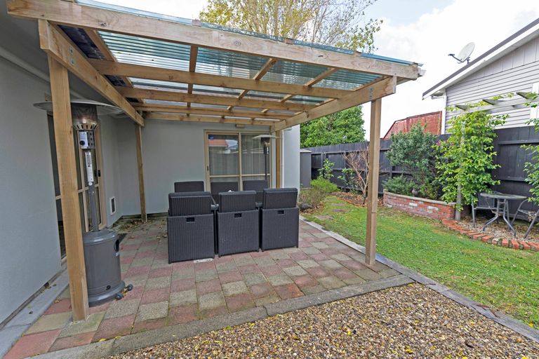 Photo of property in 3 Neta Grove, Henderson, Auckland, 0612