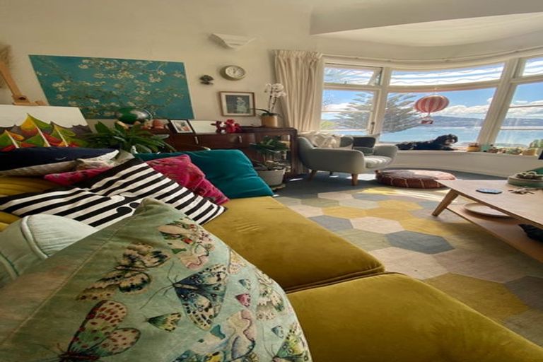 Photo of property in 182 Oriental Parade, Oriental Bay, Wellington, 6011