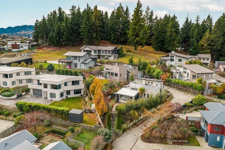 Photo of property in 31a Kings Drive, Wanaka, 9305