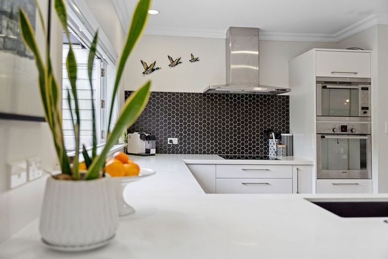 Photo of property in 7 Ngarara Road, Waikanae, 5036