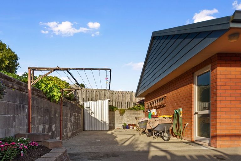 Photo of property in 24 Aotea Crescent, Gore, 9710