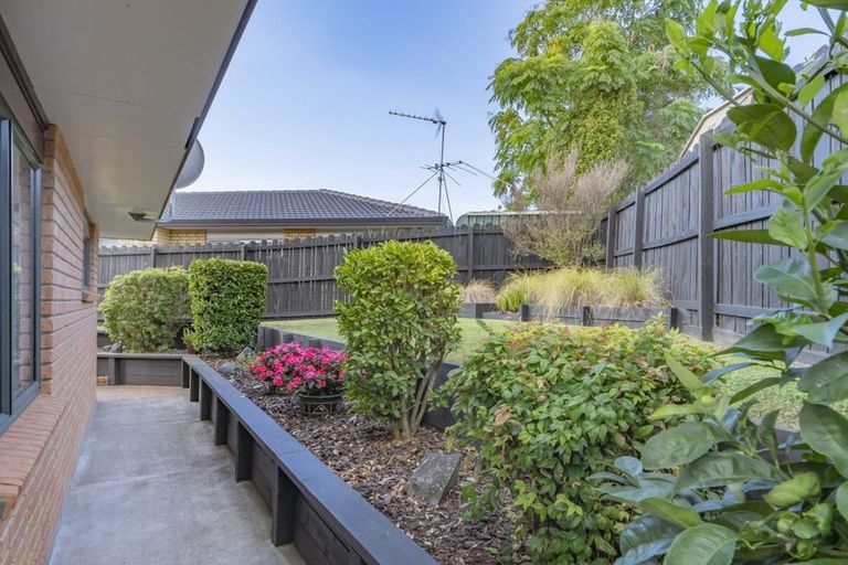 Photo of property in 14 John Lister Close, Golflands, Auckland, 2013