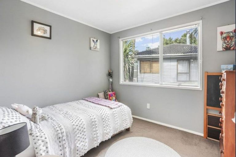 Photo of property in 15 Luanda Drive, Ranui, Auckland, 0612