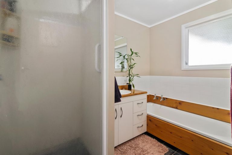 Photo of property in 3 Browning Crescent, Owhata, Rotorua, 3010