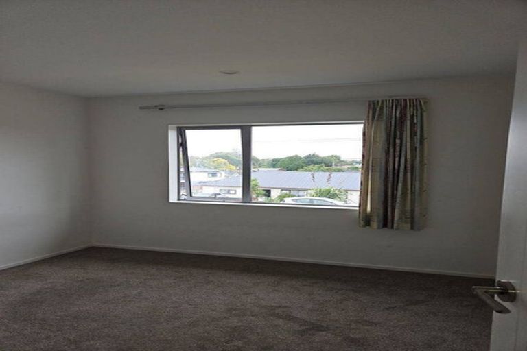 Photo of property in 10 Cliff Road, Papakura, 2110