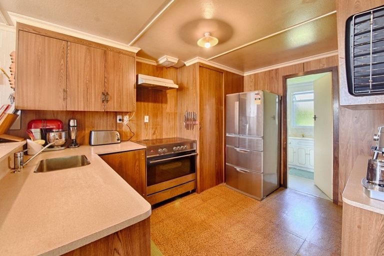 Photo of property in 16 Tokanui Haldane Road, Tokanui, 9884