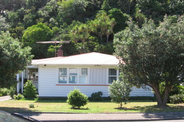 Photo of property in 5 Melrose Road, Island Bay, Wellington, 6023