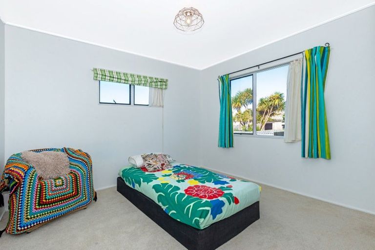 Photo of property in 25 Queens Road, Elgin, Gisborne, 4010