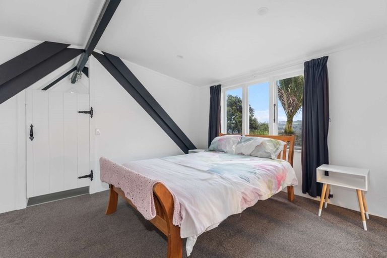 Photo of property in 33 Tainui Road, Titirangi, Auckland, 0604