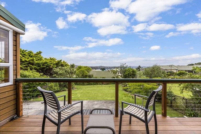 Photo of property in 70 Tiri Road, Manly, Whangaparaoa, 0930