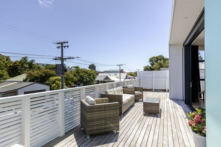 Photo of property in 9 Mount Edgecumbe Street, New Plymouth, 4310