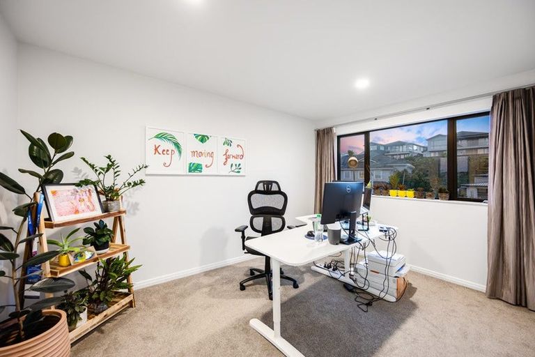 Photo of property in 12 Shelby Place, Long Bay, Auckland, 0630