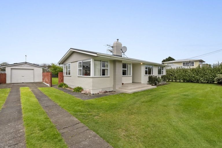 Photo of property in 17 Grey Street, Normanby, Hawera, 4614