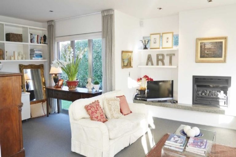 Photo of property in 18d Holmwood Road, Merivale, Christchurch, 8014