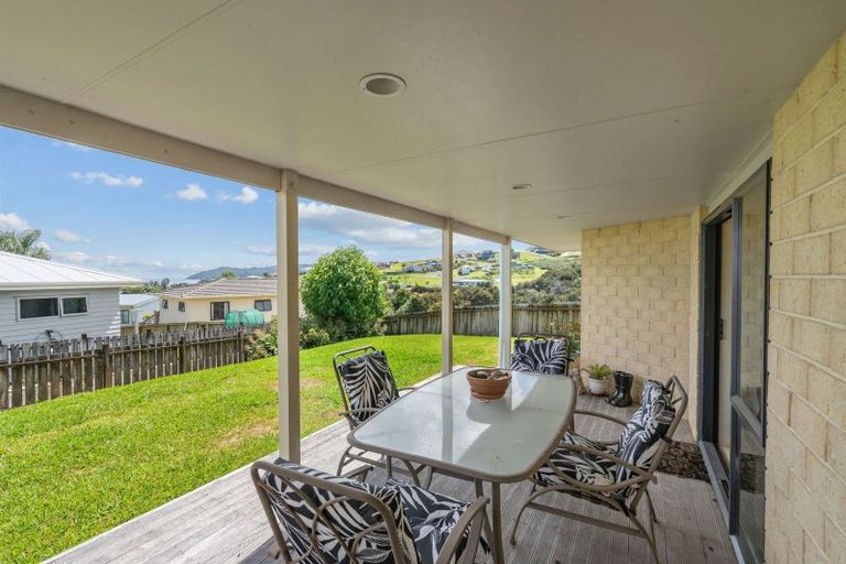 Photo of property in 10 Frangipani Street, Cable Bay, 0420