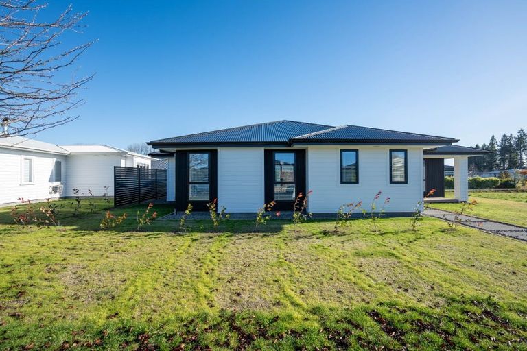 Photo of property in 16 Maison Way, Rangatira Park, Taupo, 3330