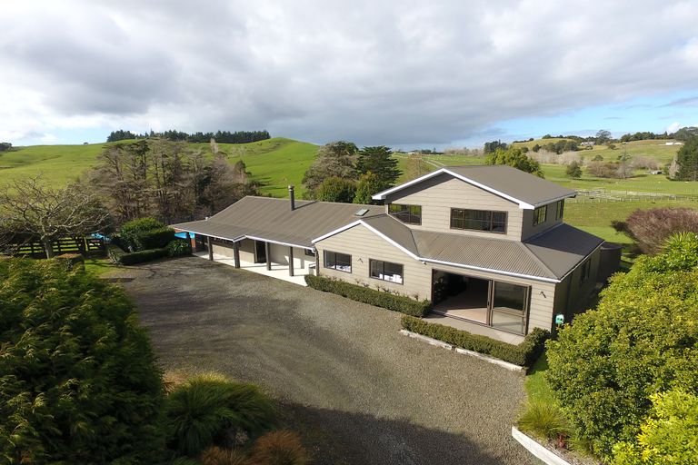 Photo of property in 56 Monowai Road, Wainui, Silverdale, 0994