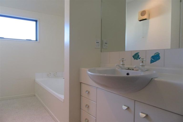 Photo of property in 4/56 London Street, Richmond, Christchurch, 8013