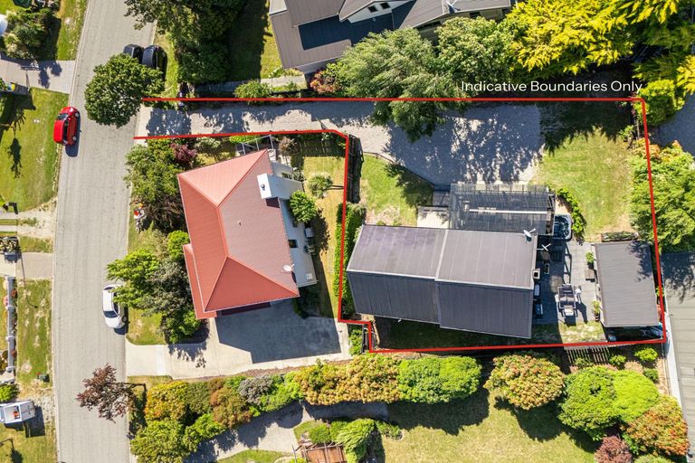 Photo of property in 32a Hunter Crescent, Wanaka, 9305