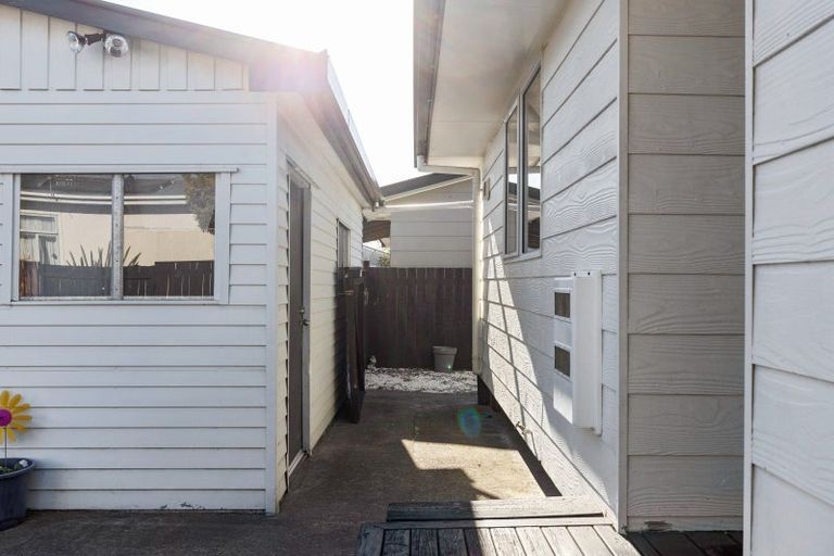 Photo of property in 124b Roberts Line, Kelvin Grove, Palmerston North, 4414